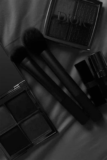 Faceless content has taken over the digital world — but nobody tells you how to actually get the videos. You keep hearing it’s the “new goldmine,” you see faceless creators going viral, yet you’re stuck wondering: Where do people get these videos? How do they edit them? How do they make them look aesthetic? Here’s the truth… Most faceless creators aren’t filming anything. They’re using done-for-you faceless video bundles— pre-edited, high-quality clips that you can customize, brand, and post ins