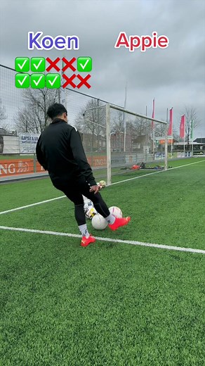 10 ball curve challenge ⚽️⤴️ @its.appie #goalkeeper #football #viral #fyp #foryoupage
