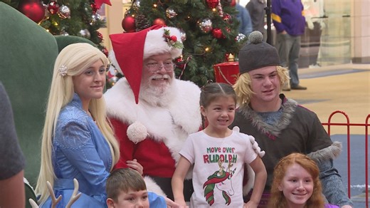 Santa is coming to the Alexandria Mall!