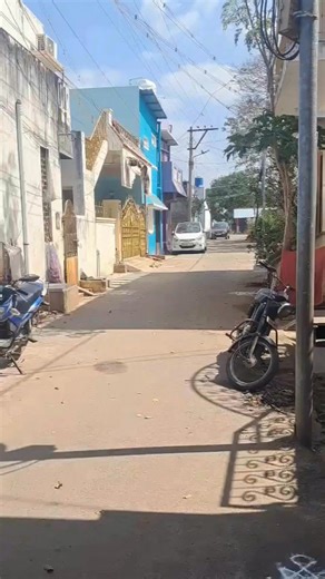 Sheriff on Instagram: "Vellore velapadi Shastri Nagar 12 years 2bhk old house for sale plot size 29x60 Total size 1740sqf south facing both side Compound wall additional one small pooja room washing area Car parking big hall hall bedroom kitchen cupboard work done price 68 lakh negotiable interested concern pls call me 96005 39387"