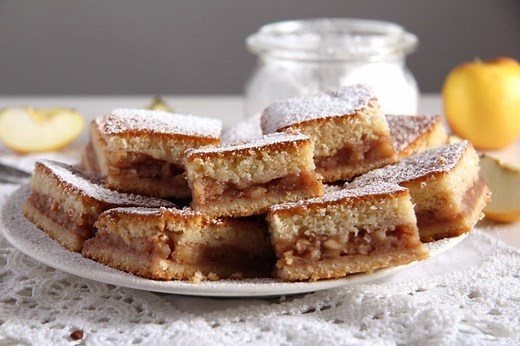 Stewed Apple Cake (Tray Bake)