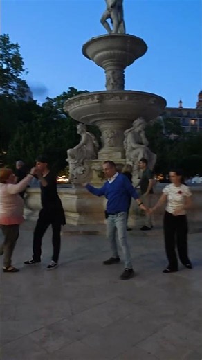 This Is Budapest at Night 🔥 | Dancing Crowd at Deák Ferenc Square ‪@fromairday‬