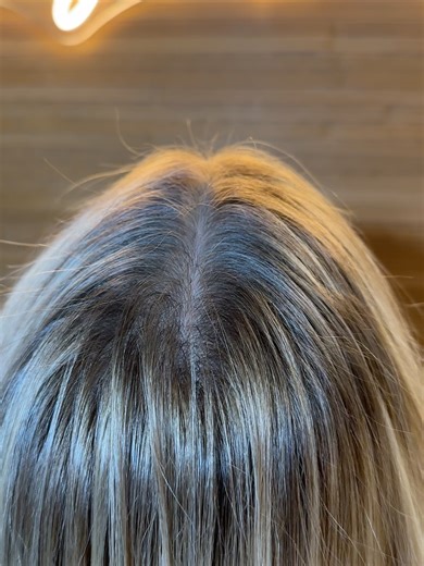 Camille Albane Strasbourg on Instagram: "L’expérience Camille Albane Strasbourg ✨ Ici, la coiffure est une expérience sur-mesure, pas une simple prestation. 🌿 Balayages lumineux Pensés pour sublimer la matière, respecter la fibre et révéler la lumière naturelle de chaque cheveu. 🎨 Couleurs & gloss personnalisés Parce qu’une belle couleur, c’est celle qui s’adapte à ta peau, ton style et ton énergie. 💆🏽‍♀️ Soins profonds & rituels experts Hydratation, réparation, définition… chaque cheveu reç