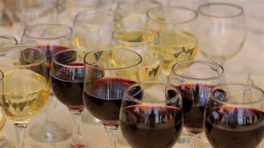 The surprising truth about red versus white wine