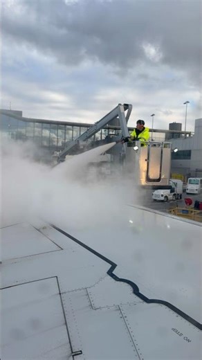 Plane De-Icing in Action ❄️✈️ Watch Ice Melt Off the Wings!