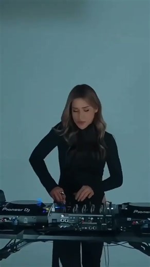 Pure Electronic Music Energy ⚡🔥 | Female DJ Drop #shorts