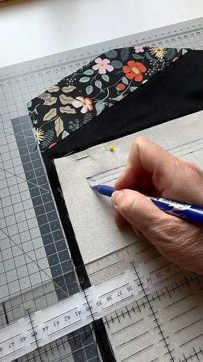 Knitting Needle Case, size small✨ Sewing pattern in two sizes is available in my Etsy shop “Tinnberry”. #knittingneedleorganizer #strikkepinneetui #strikkepinnemappe #sewingproject #etsysellerofinstagram | Tinnberry