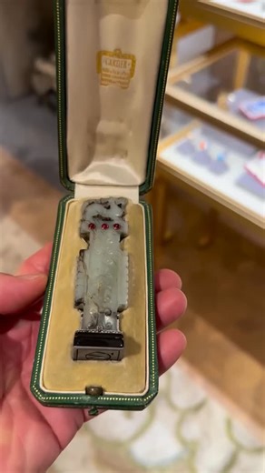 FD GALLERY on Instagram: "This old nephrite carving of a dragon is from the late Ming, early Qing period (late 17th century), and has been set as the body of a seal, made by Cartier in the mid 1920s, blending a curiosity for Eastern aesthetics with Western art deco design #cartier #cartierartdeco #antiquejewelry #artdecostyle #artdecojewelry artdecojewellery artdecojewels cartierobjets"