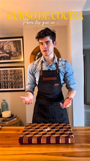 Alejandro Mendez Garcia on Instagram: "CURSO DE COCINA LA PAPA 🥔 Un tubérculo único y clásico, tiene más de 509 formas de preparación para acompañar platos, cada corte tiene una preparación distinta. El puré de papá es el más famoso y antiguo, la papá se puede sumergir en agua por 2 horas máximo. #receta #comida #cocina #clase #tip"