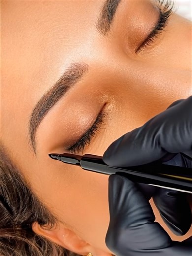 🖤My fav eyeliner🖤#Eyeliner #tiktokshop #Hellokiss #makeup #longlasting #eyesmakeup #waterproofeyeliner #beginner #waterproofmakeup