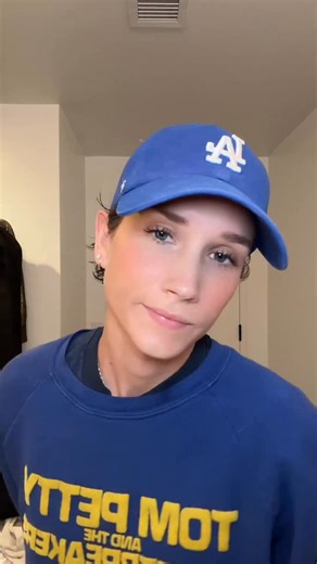 Shannon Beveridge on Instagram: "in case you need to buy a tomboy a gift this holiday season i recommend these 6 products!! #tomboymakeup"