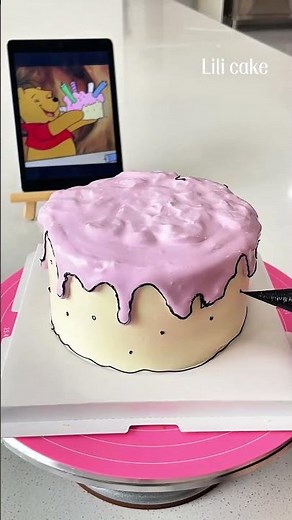 Baking a Cartoon Cake! 🎨