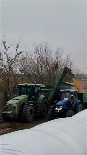 John Deere 8335R + Lovol | Perfect Corn Loading 💪🌽