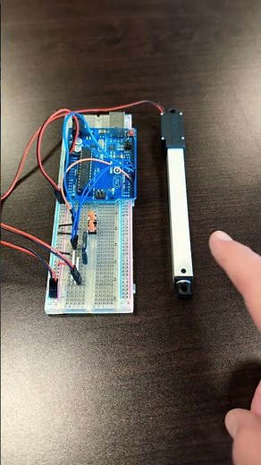 Controlling a #linearactuator using #arduino