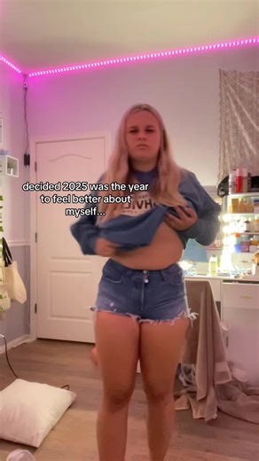 -30 pounds and the same shorts 🥲 can't wait to be even better in 2026!! #weightloss #30poundweightloss #weightlosstransition #fyp #weightlossjourney