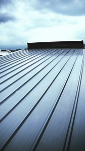 Roof truss and pu metal decking colorbond 钢梁与保温彩钢瓦 | Wai Hong Brothers - Roof repairs & waterproofing services