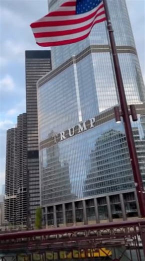 Samy on Instagram: "Chicago — city^of^dreams😴🇺🇸❤️ #chicago #chi #illinois #chicagodowntown #chicity #skycraper #skyline #chicagonight #dailyreels #americans #foryoupage💙"