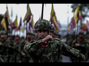 Desfile militar del 20 de julio, día de la independencia de Colombia