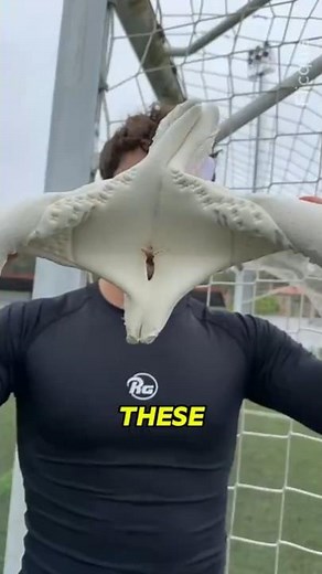 Goalkeeper Gloves The Hidden Trick! ⚽🧤