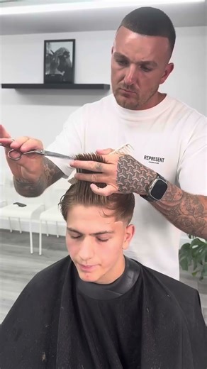 One of my favourite tapers to do 😮‍💨 The flow is 🔥🔥🔥 #fadecut #barber #homeoffade