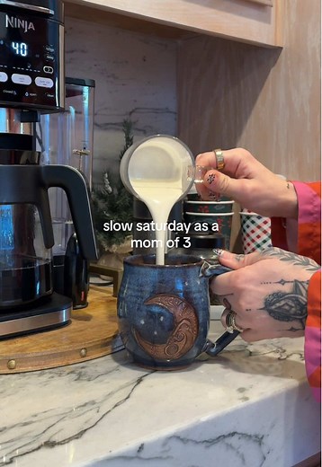 slow saturday morning as a mom of 3 ☕️✨🧺 always so nice when my husband is home on the weekends, gives me a little extra time to sleep in 💤 #momof3 #momcontent #sahmoftiktok #momlife #ditlofamom