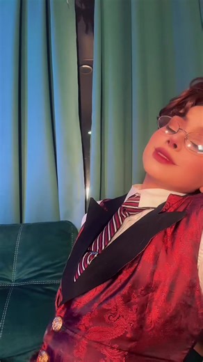 Alastor Cosplay: Tips for Perfecting Your Look