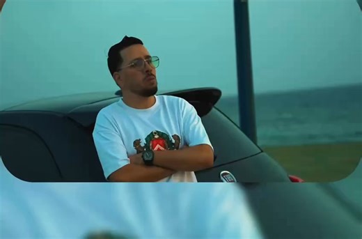 Cheb Hamza Feat Fethi Samuraii- Rani Fi État sa tw (Official Music Video 2025) 👇 https://youtu.be/3tw6jsdl_KY?si=zcD4Ce-0BUqeuOSj Arrangement: Fethi Samuraii Musique: Fethi Samuraii Parolier: Islam Zougar Compositeur : Fethi Samuraii Producteur: Fethi Samuraii Bass- Zohir 31 Percussions : Tahiro Layri Prise de son & Mix : lsmail Benz Studio:Rio Salado | Les soirées Algeriennes à Paris