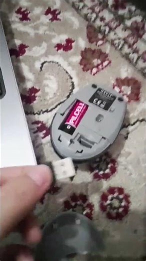 how to connect a wireless mouse to your laptop