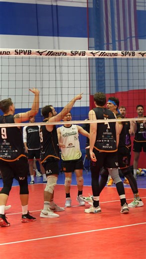 Volleyball League of America on Instagram: "Phoenix Ascension 2025 VLA Season #vlavolleyball #volleyball #explore #haikyuu #sports beach jayrachz97 jayrachz"