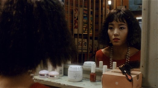 【怀旧日影】可南子阿姨年轻的时候玩的很开，80年代就吃上了黑巧克力~