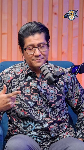 Kepada Warganegara Selamat Pulang Ke Tanahair Saksikan episod 132 podcast Borak Dalam Galley Eksklusif menampilkan team Cabin Crew Department Malaysia Airlines Hanya di Youtube Channel Zarul Umbrella Setiap Isnin dan Khamis, 4.30 ptg Link on my bio @borakdalamgalley @zarulumbrella @realckfaizal @irdahamza @mpnazrul @puteriarianna_ #borakdalamgalley #zarulumbrella #ckfaizal #podcast #malaysiaairlines #airasia #batikairmalaysia Studio : @gv.whitelab | Zarul Umbrella