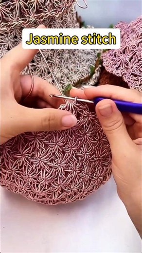 Crochet summer hat with jasmine stitch.
