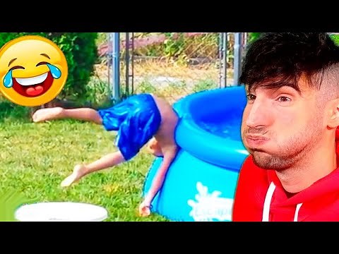 Niños chistosos jugando piscinas de agua & albercas - Videos De Risa 2020 nuevos 😂 Videos Graciosos