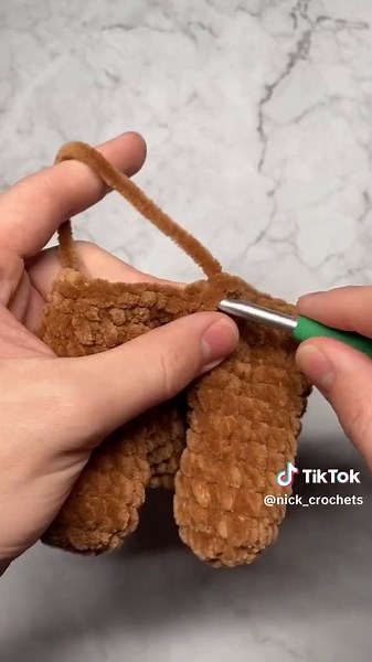 Finally got to put this pattern to use!! What do you think? Let me know in the comments below :) • • • •yarn: Premier Parfait Chunky (10% off link in bio) • •pattern: @plushie_pie • •tags: #capybara #crochetplushies #plushtoys #etsyshop #linkinbio #crochetanimals #stuffedanimals #crochet #crochetaddict #chunky #chunkyyarn #plushtoy #plushiesofinstagram