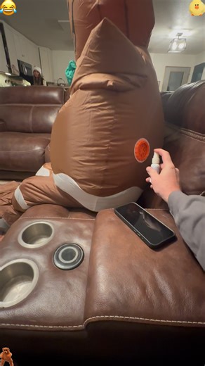 Inflatable costume farting prank🤣#funny #prank #fart #copsoftiktok #viral #fyp #tiktok | Zoro Juro