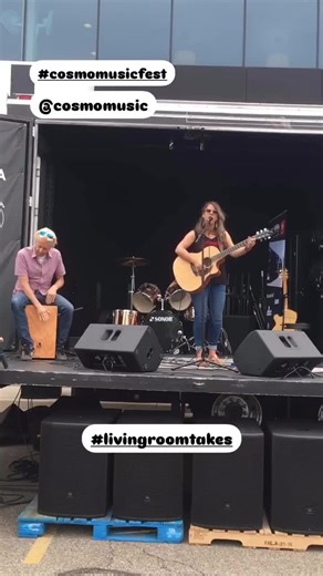 Decades with Cosmo Music Store and this is how I will remember the good times @cosmomusic #cosmomusicfestival 🎶🎧🎸🥁🎤🎵#playingmusictogether #listeningtomusic and running into so many #musicfriends There’s nothing like the buzz that was at these #communityfestivals #richmondhill and I hope the tradition will continue with @longandmcquade 🤗 What was your favourite memory there or at one of the Cosmo Music festivals? I think mine was seeing #geddylee 😳 By the way—I have a new COVER single com