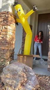 7.6K views · 38 reactions | She was so scared she almost fell over! 藍...