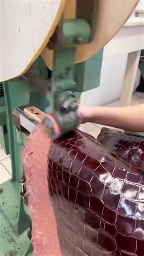 Ever wondered why crocodile leather has such a glossy finish #fyp #knowledge