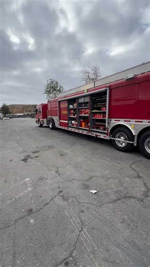 Robert Sepulveda on Instagram: "Stabilization is one of the priorities for extrication. The @rescue42inc struts will assist with stabilization. There are times when you can use the straps to secure one vehicle to another. 🚘🚖 Here’s @usartaskforce32 performing a dash lift and roll using @holmatro_usca ram and combination tool ✂️🖖🏋️💯🤘 𝗨 𝗦 & 𝗥 𝗧 𝗙 𝟯 𝟮 #firedepartment #firefighter #fire #usar #urbansearchandrescue #technicalrescue #allhazard #rescue #insta #instagood #instacool #reels #
