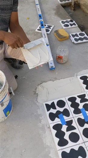 more bold patios in 2026 🌴 // 〰️ featuring FELT ▪️this pattern was designed by the talented @dancovert from our strands x @waycoolergallery collection 〰️strands tiles are uv stable and rated for exterior applications☀️ 💥 @emily_was_here___ @ew_studios | Concrete Collaborative