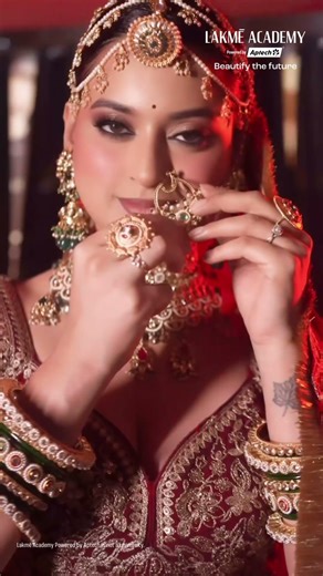 Mastering Traditional Makeup Looks | Lakmē Academy Powered By Aptech