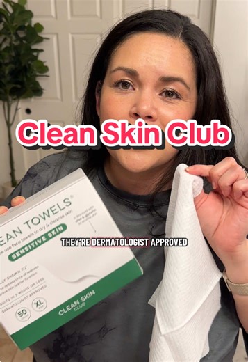 Clean Skin Club Clean Towels® these are the way to go for removing makeup and applying toner. Make the switch and use these large face towels! #cleanskinclub #skincaretiktok #skincareroutine #tiktokshopcreatorspicks #sensitiveskin