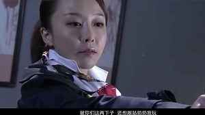 猥琐男半夜调戏美女，反被美女狠狠修理一顿，干得漂亮！