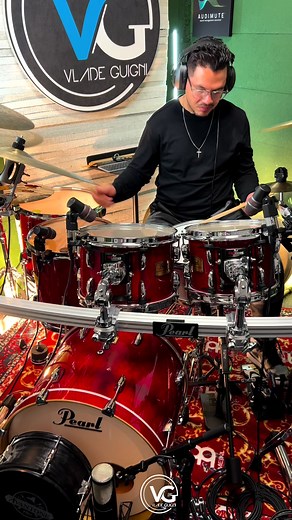 9K views · 163 reactions | NEW GEAR ALERT! Just scored this beautiful set of Pearl Drums Session Studio Classic, a discontinued model. Here’s a little test for y’all. Let me know if you dig. Thank you for your continued support! ✊論 #2022drumming #vladeguigni #meinlcymbals #sessiondrummer #drumvideos #drums #drumninja #meinlstickandbrush #pearldrums #evansdrumheads | Vlade Guigni | Facebook