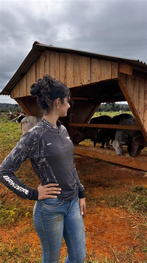 Estéfane da silva gonçalves on Instagram: "Quando peço pro toin tirar uma foto , sempre tem palhaçada no meio 👀🤣"