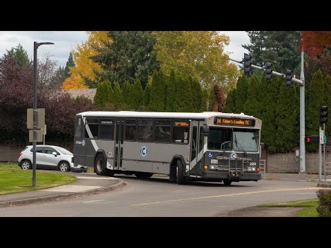 A ride on C-TRAN 2251 | 2003 Gillig Phantom