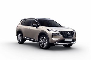 Nissan X-Trail Manual Price - All Manual Variants with Specifications & Features @ ZigWheels