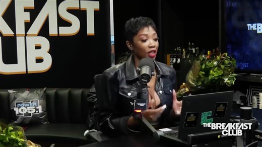 Kim Kardashian told Niecy Nash she's the "queen of soul food" and can cook the whole shebang 🍗🧀⁣ ⁣ Fried chicken, mac and cheese, greens, sweet potato souffle... Kevin Hart even backed her up saying she "threw down" when he came over 👑⁣ ⁣ But Breakfast Club ain't buying it! Loren LoRosa said "I need to see you with your hands in the kitchen" and Charlamagne wondering who around Kim actually knows good soul food 😂⁣ ⁣ What y'all think? Can Kim K really cook or nah? 🤔⁣ ⁣ Breakfast Club #KimKar