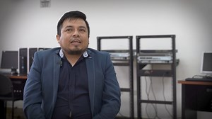 UNL avanza hacia un futuro más sostenible e inclusivo📚 E-READER, el nuevo sistema para la inclusión lectora basado en inteligencia artificial, desarrollado por Juan Pablo Torres, estudiante de la carrera de Ingeniería en Computación, es un innovador prototipo que le permitió representar al Ecuador en la III Feria Tecnológica Centro Paula Souza, en Brasil.🤖 Juan Pablo es nuestro #OrgulloUNL | Universidad Nacional de Loja - UNL