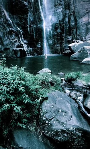 බඹරකන්ද දිය ඇල්ලේ අද්භූත රූපයන්